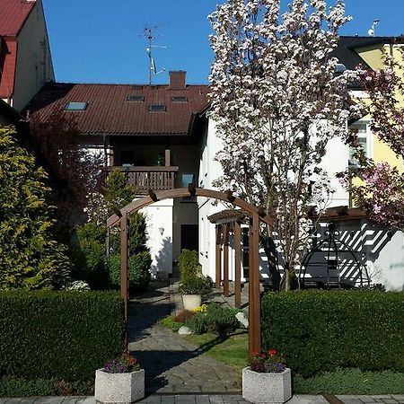 Apartment Pension Stark Františkovy Lázně エクステリア 写真