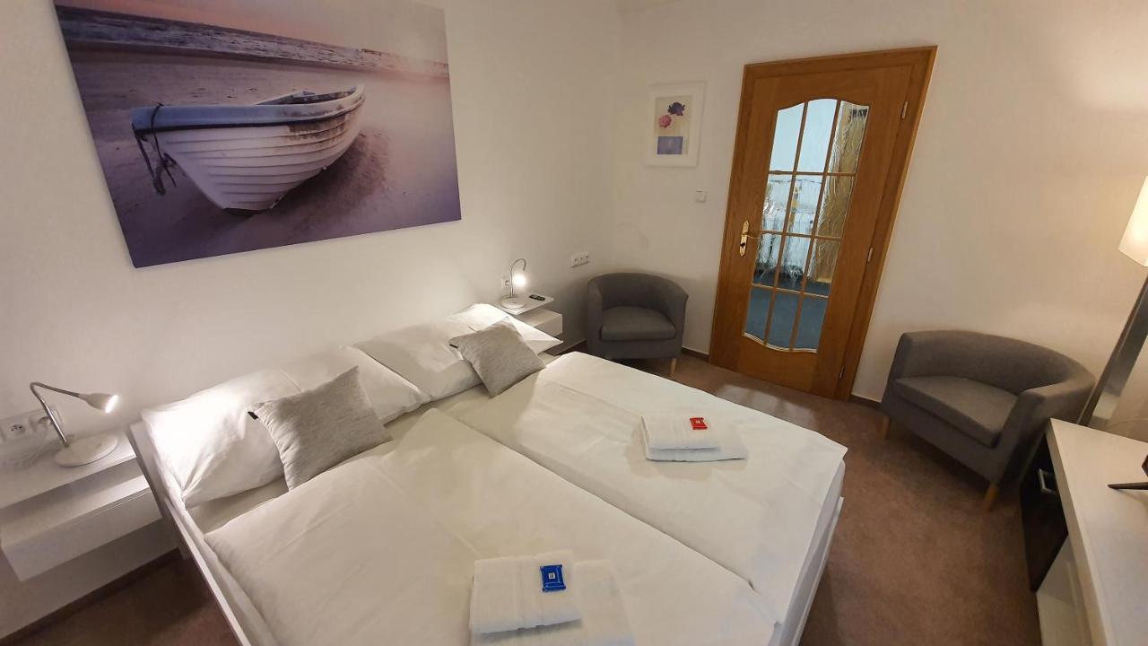 Apartment Pension Stark Františkovy Lázně エクステリア 写真