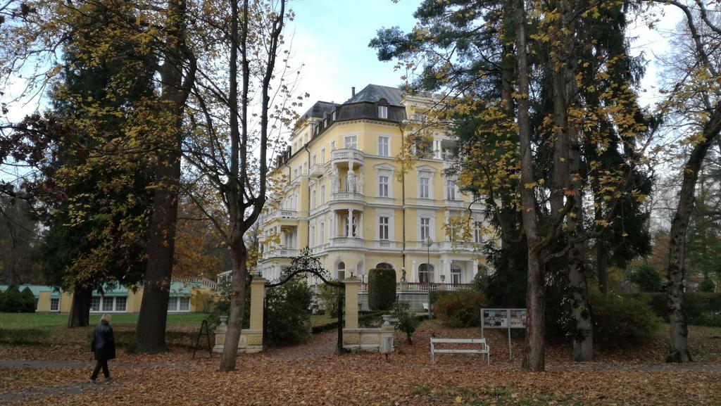 Apartment Pension Stark Františkovy Lázně エクステリア 写真