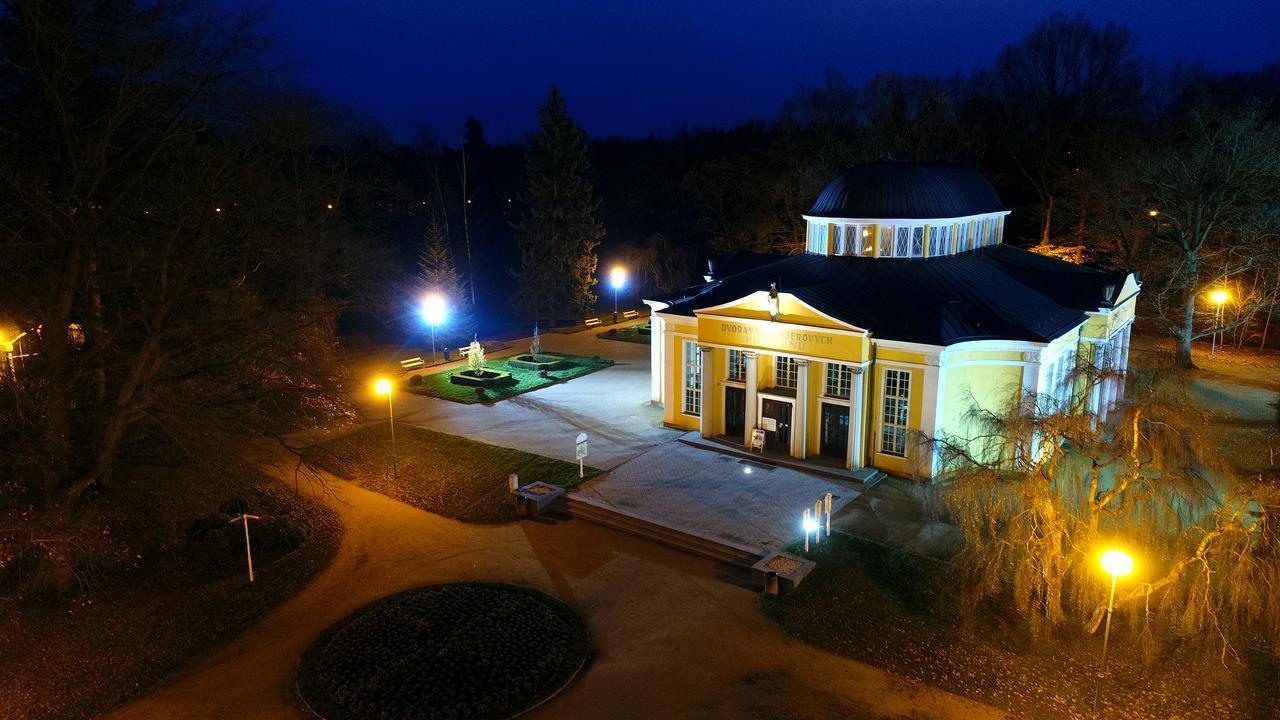 Apartment Pension Stark Františkovy Lázně エクステリア 写真